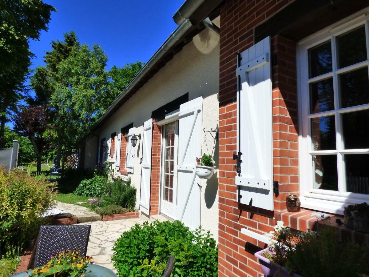 Chambres D'Hotes Les Muscaris Feins-en-Gatinais Екстериор снимка